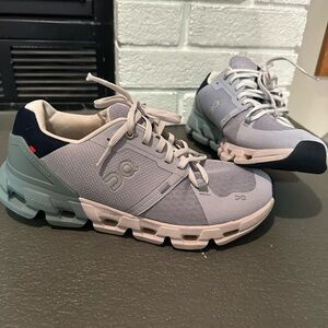 On Cloud Running cloudflyer 4 size 9